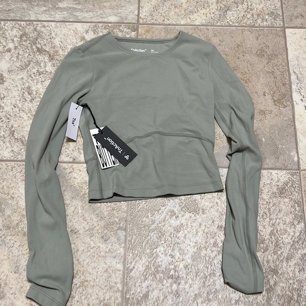 Aritzia TNA butter bound long sleeve